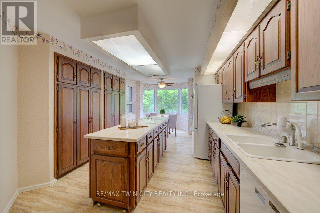 32 - 52 Blue Springs Drive Property Photo 13