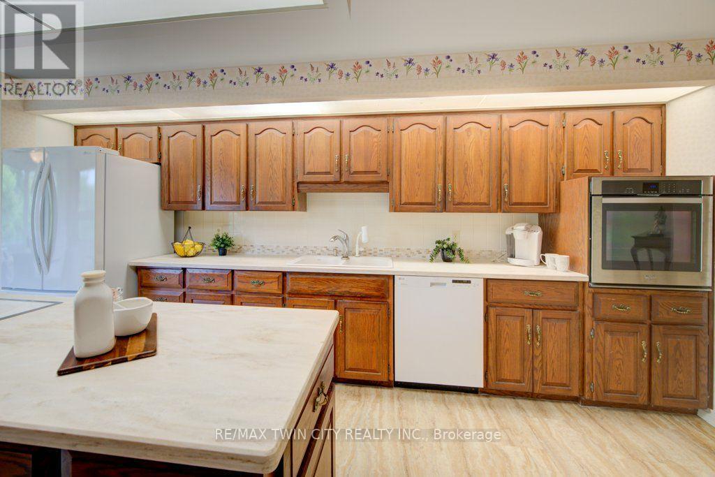 32 - 52 Blue Springs Drive Property Photo 14