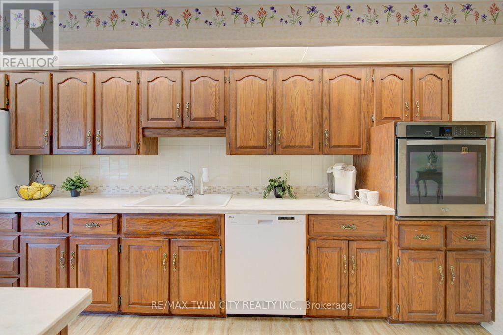 32 - 52 Blue Springs Drive Property Photo 15