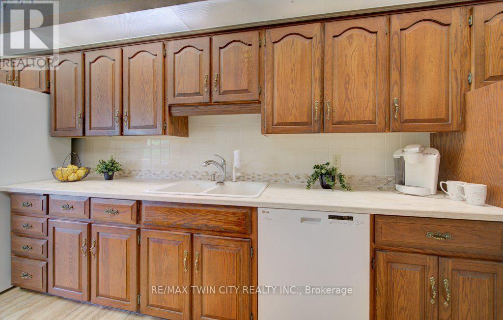 32 - 52 Blue Springs Drive Property Photo 16