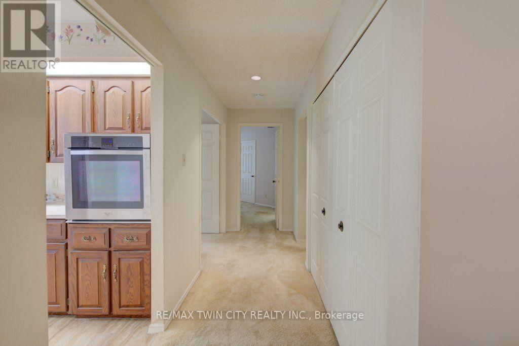 32 - 52 Blue Springs Drive Property Photo 19