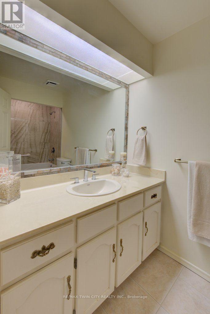 32 - 52 Blue Springs Drive Property Photo 21
