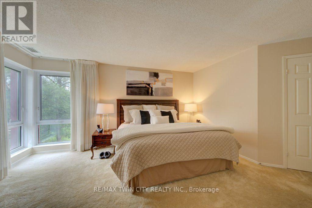 32 - 52 Blue Springs Drive Property Photo 25