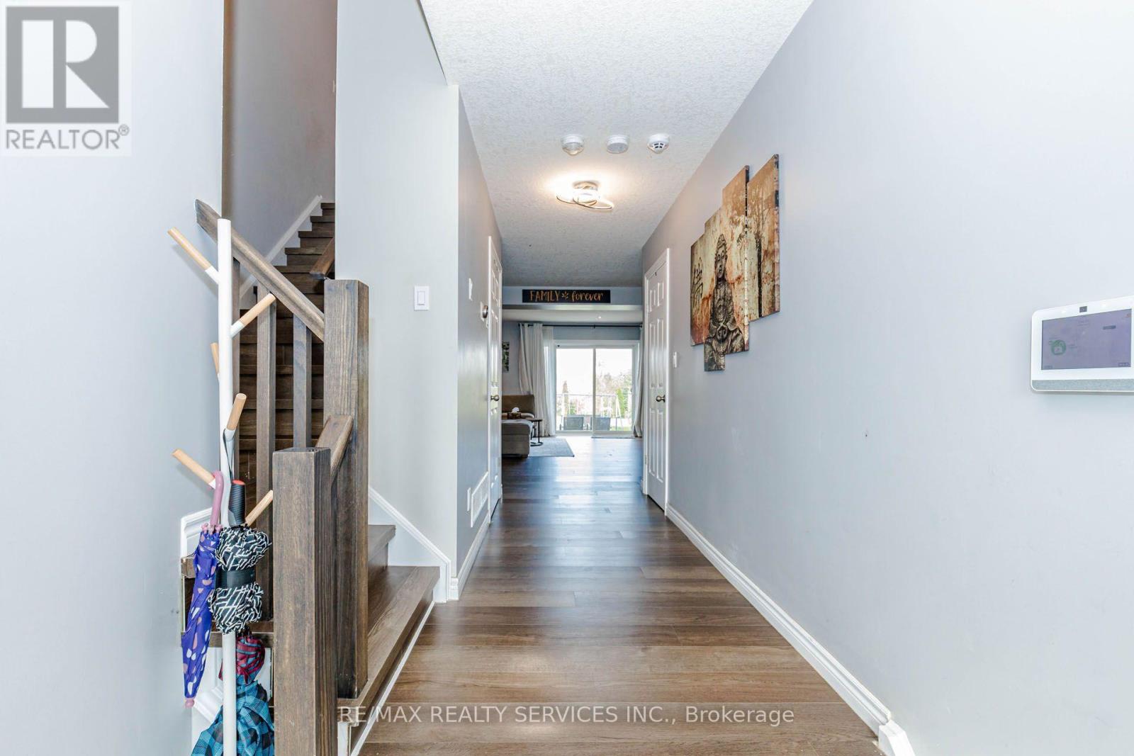 1561 Dunkirk Avenue Property Photo 4