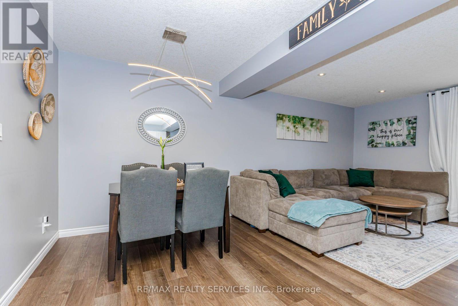 1561 Dunkirk Avenue Property Photo 5