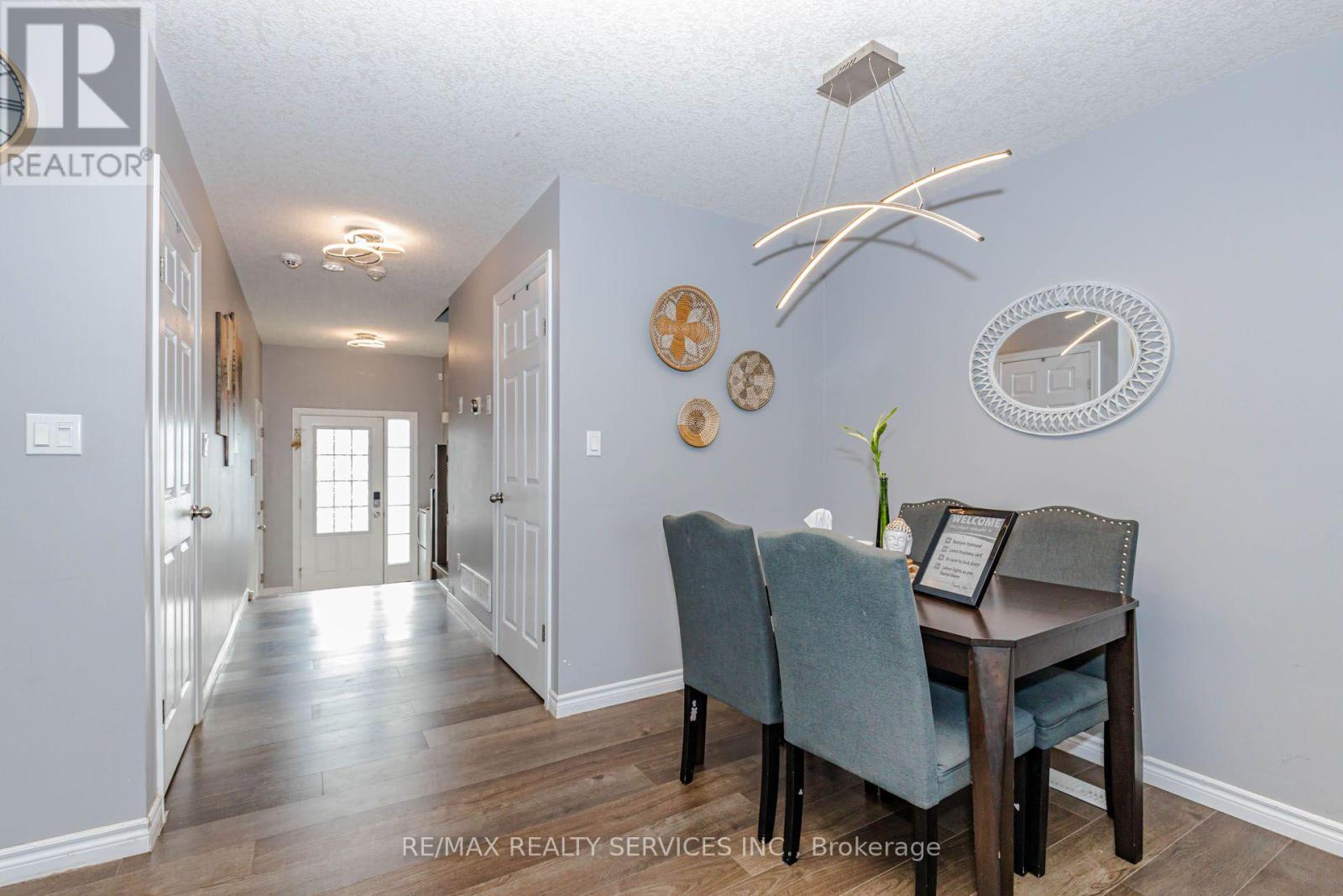 1561 Dunkirk Avenue Property Photo 6