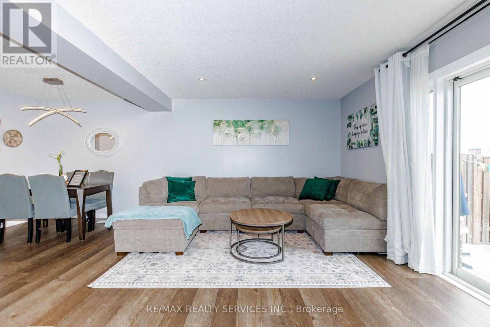 1561 Dunkirk Avenue Property Photo 14