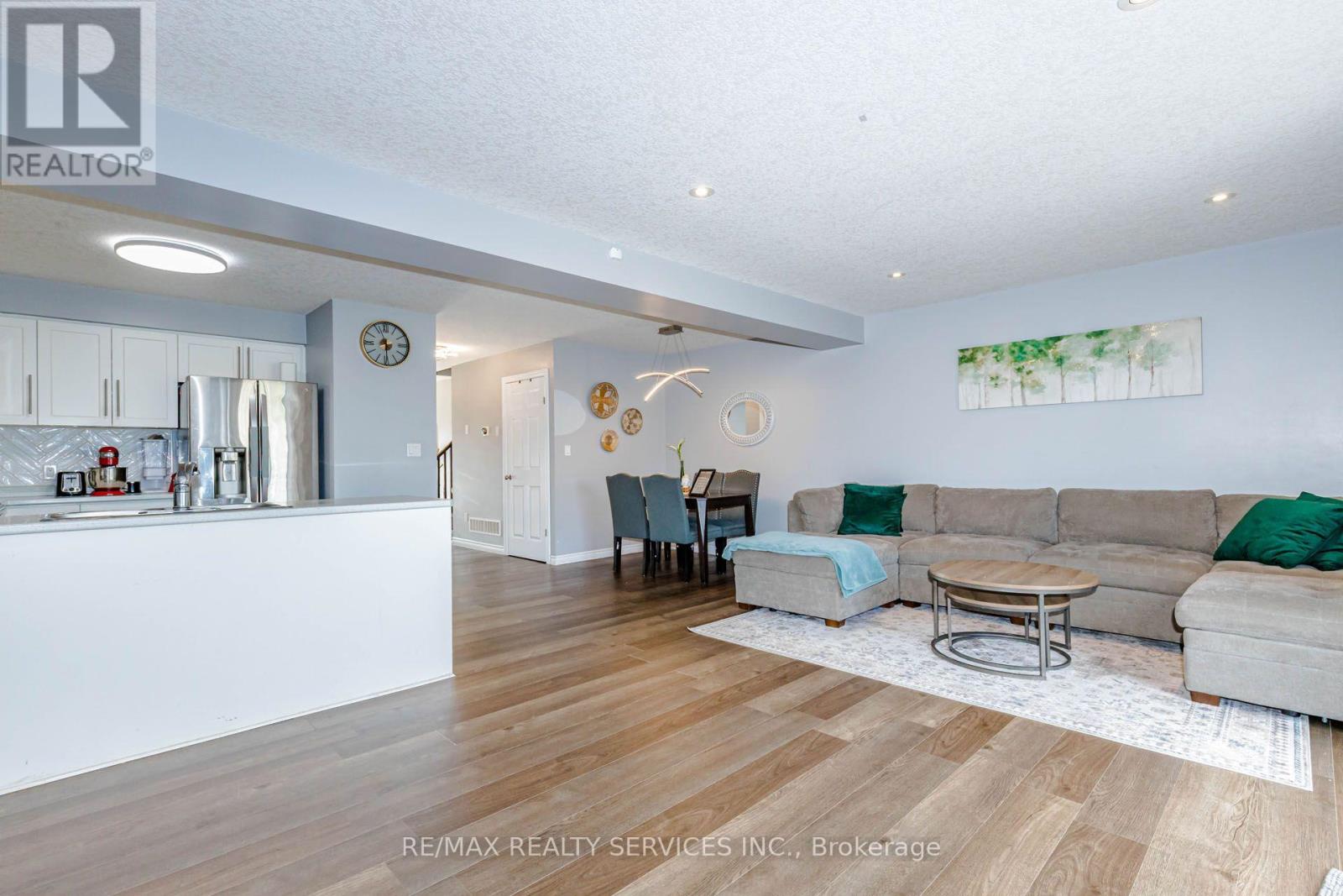 1561 Dunkirk Avenue Property Photo 17
