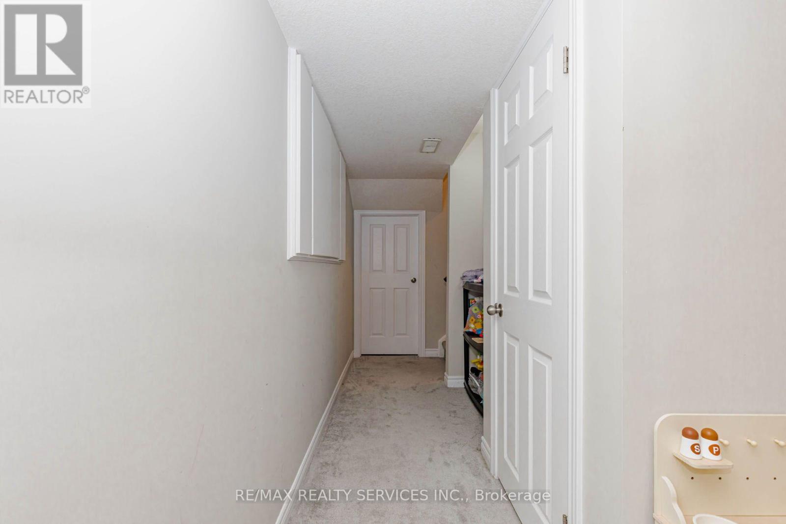 1561 Dunkirk Avenue Property Photo 35