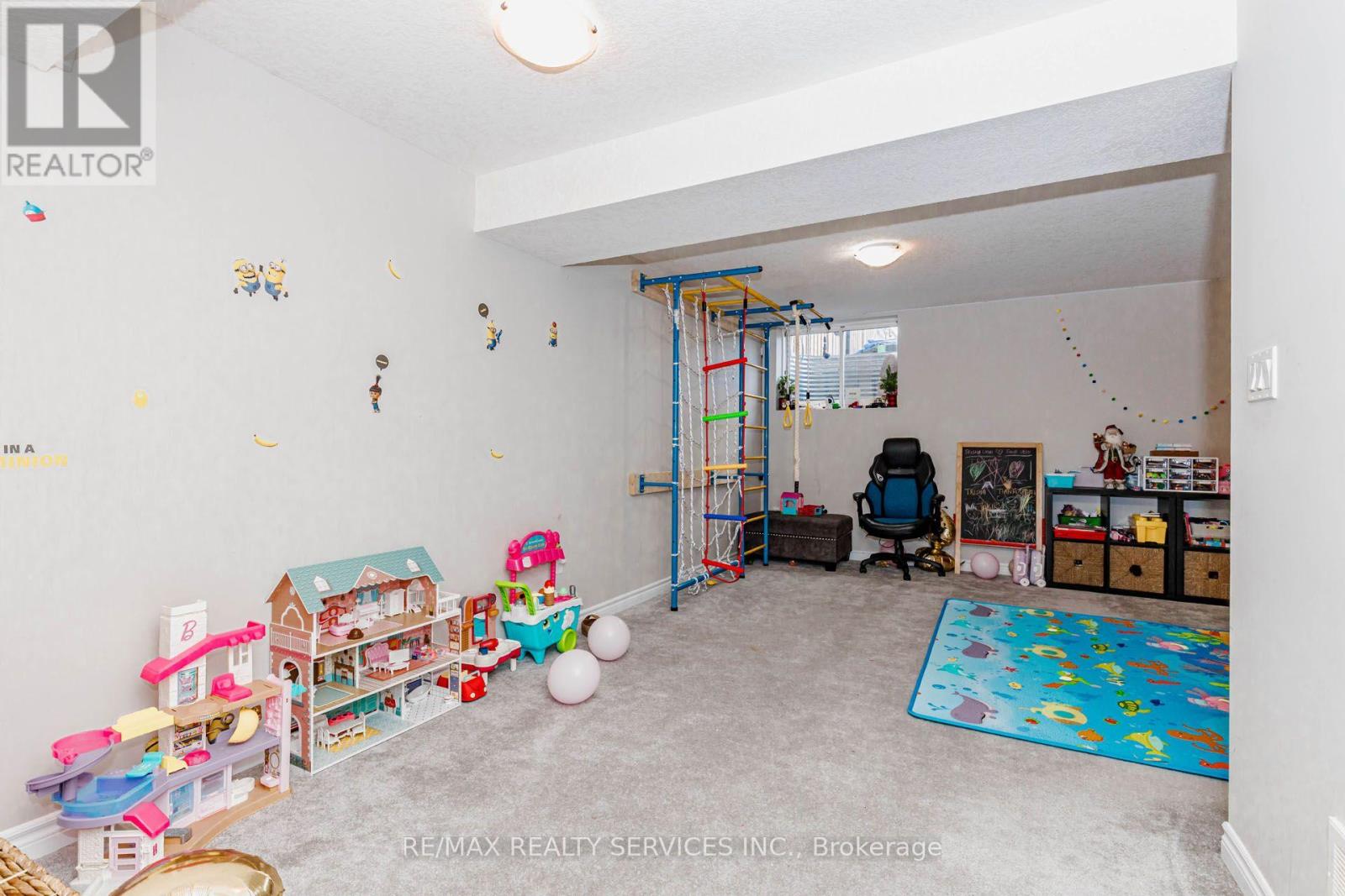 1561 Dunkirk Avenue Property Photo 36