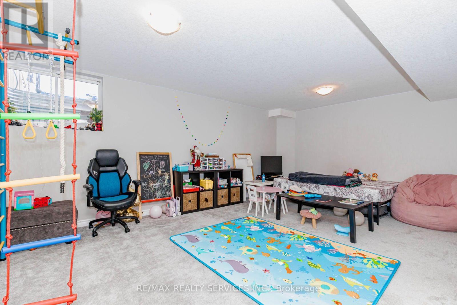 1561 Dunkirk Avenue Property Photo 37