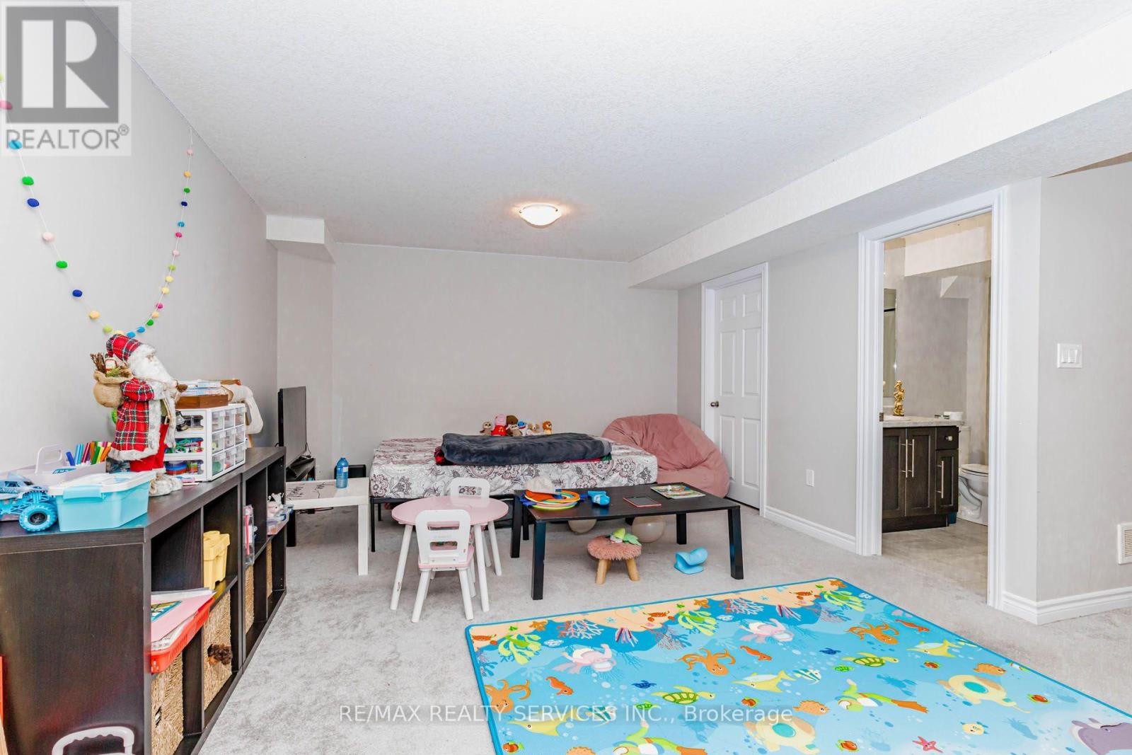 1561 Dunkirk Avenue Property Photo 38