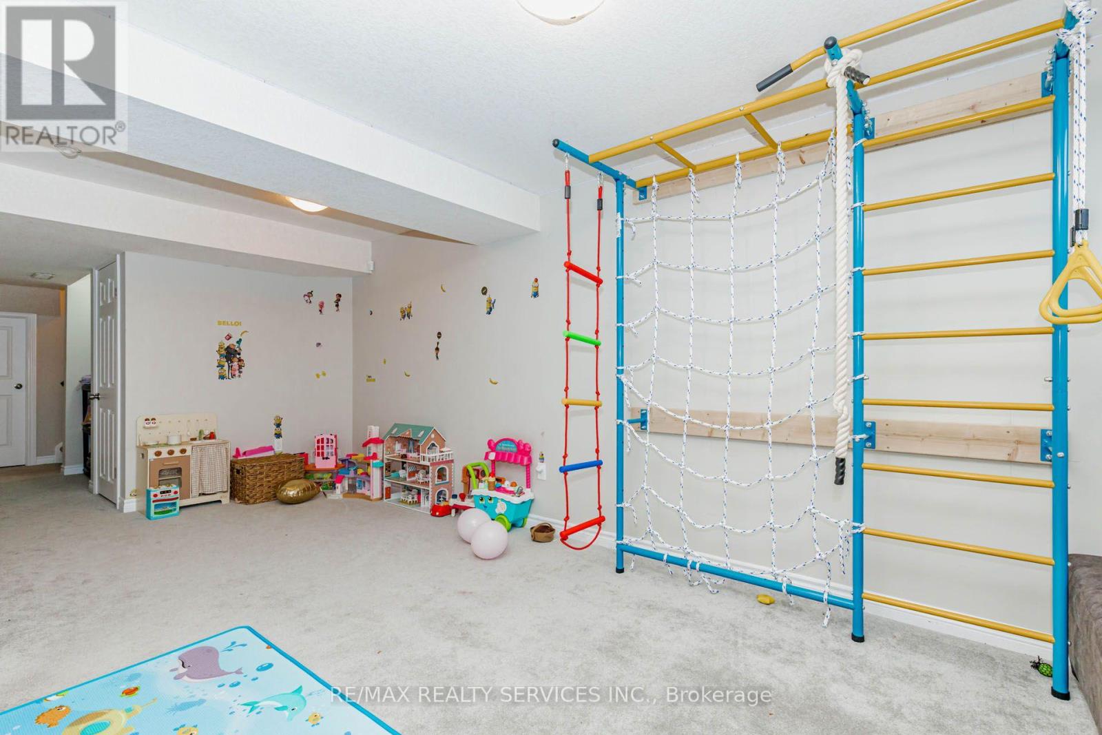 1561 Dunkirk Avenue Property Photo 39