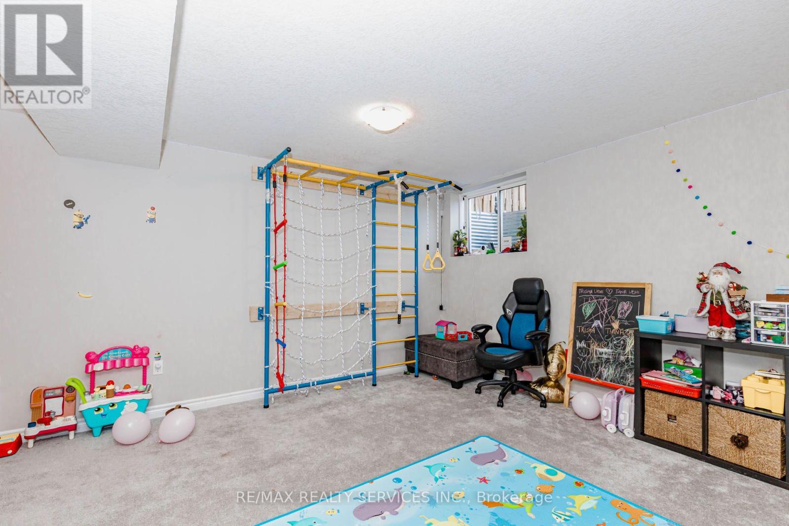 1561 Dunkirk Avenue Property Photo 40