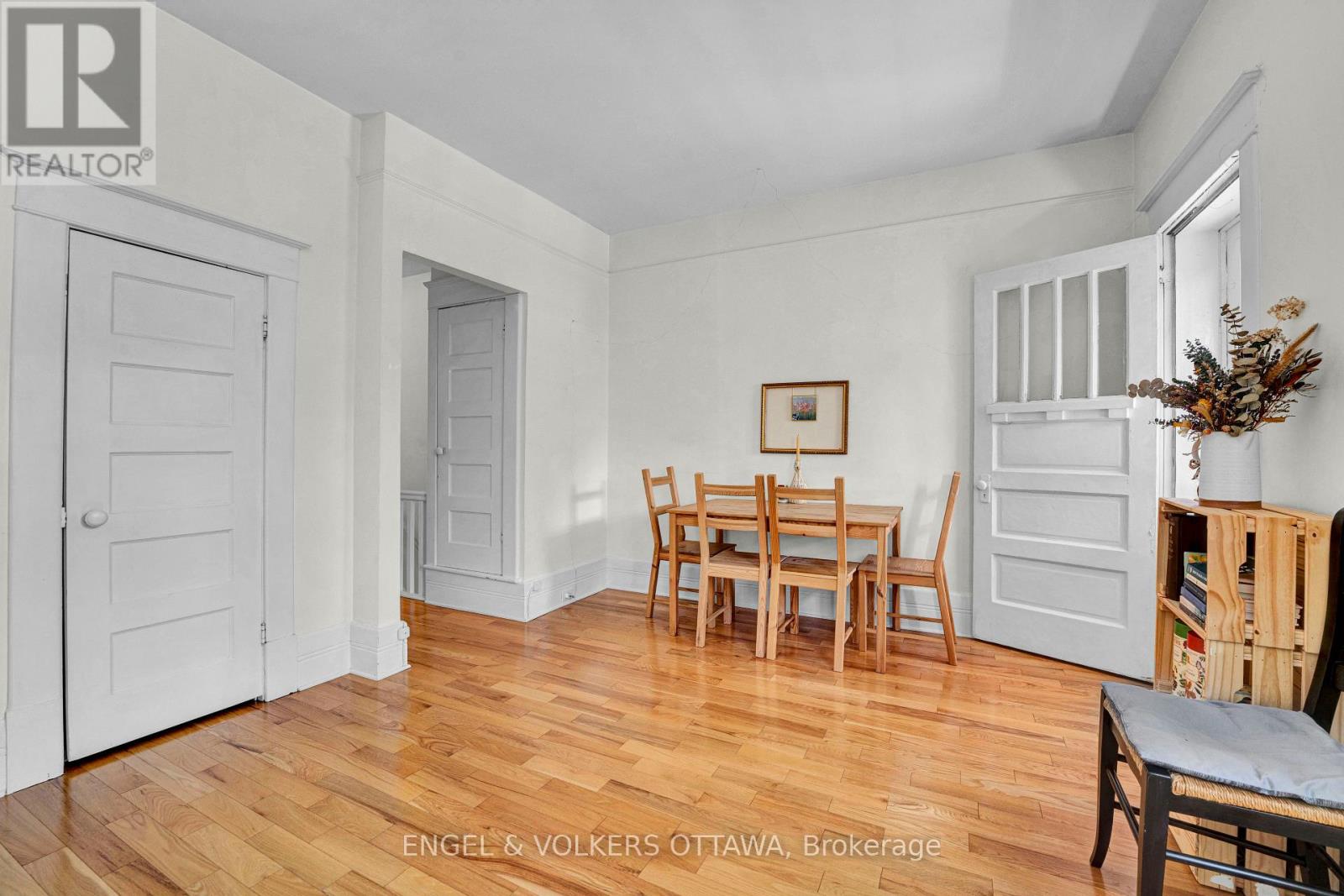 2 - 172 Ivy Crescent Property Photo 5