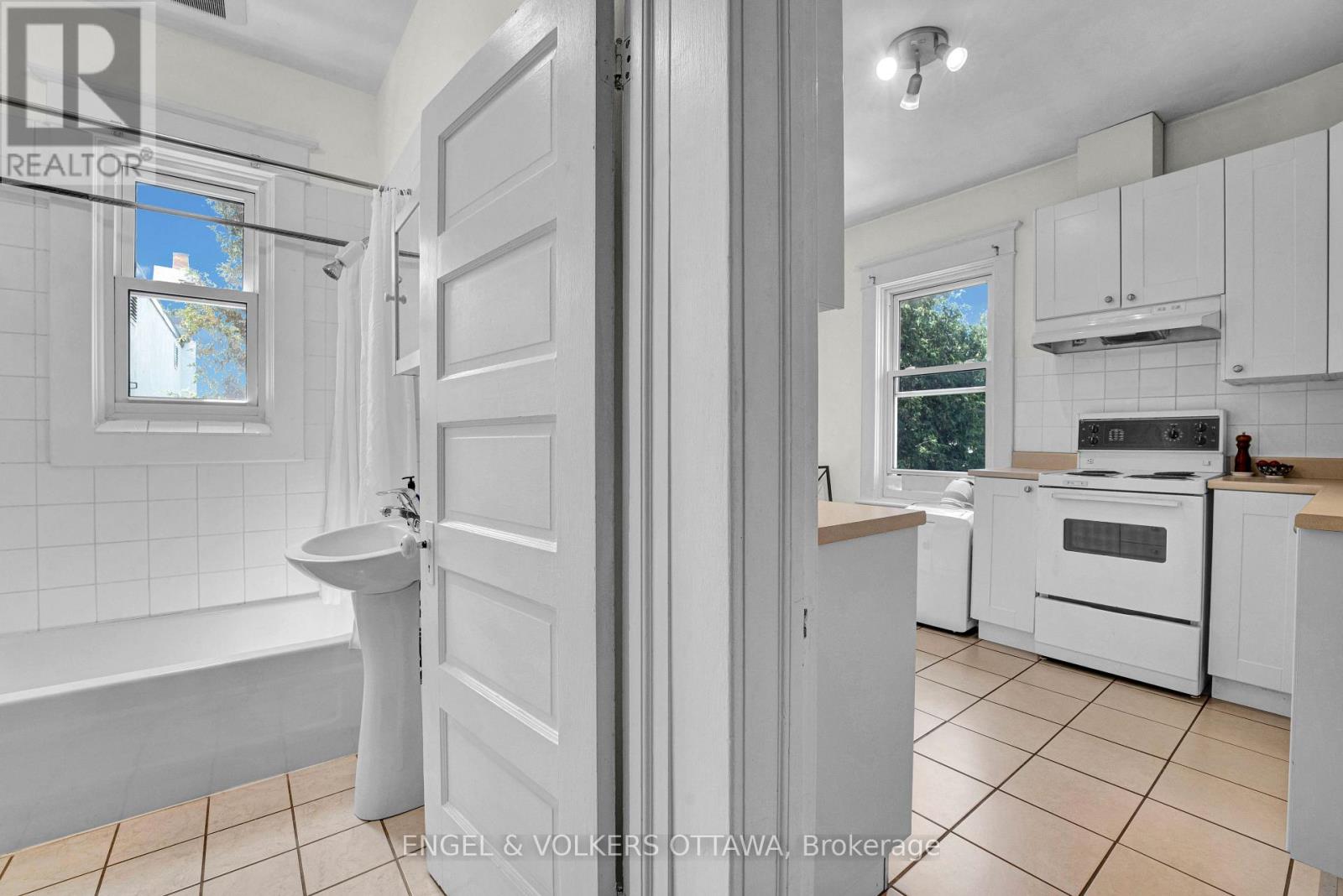 2 - 172 Ivy Crescent Property Photo 10