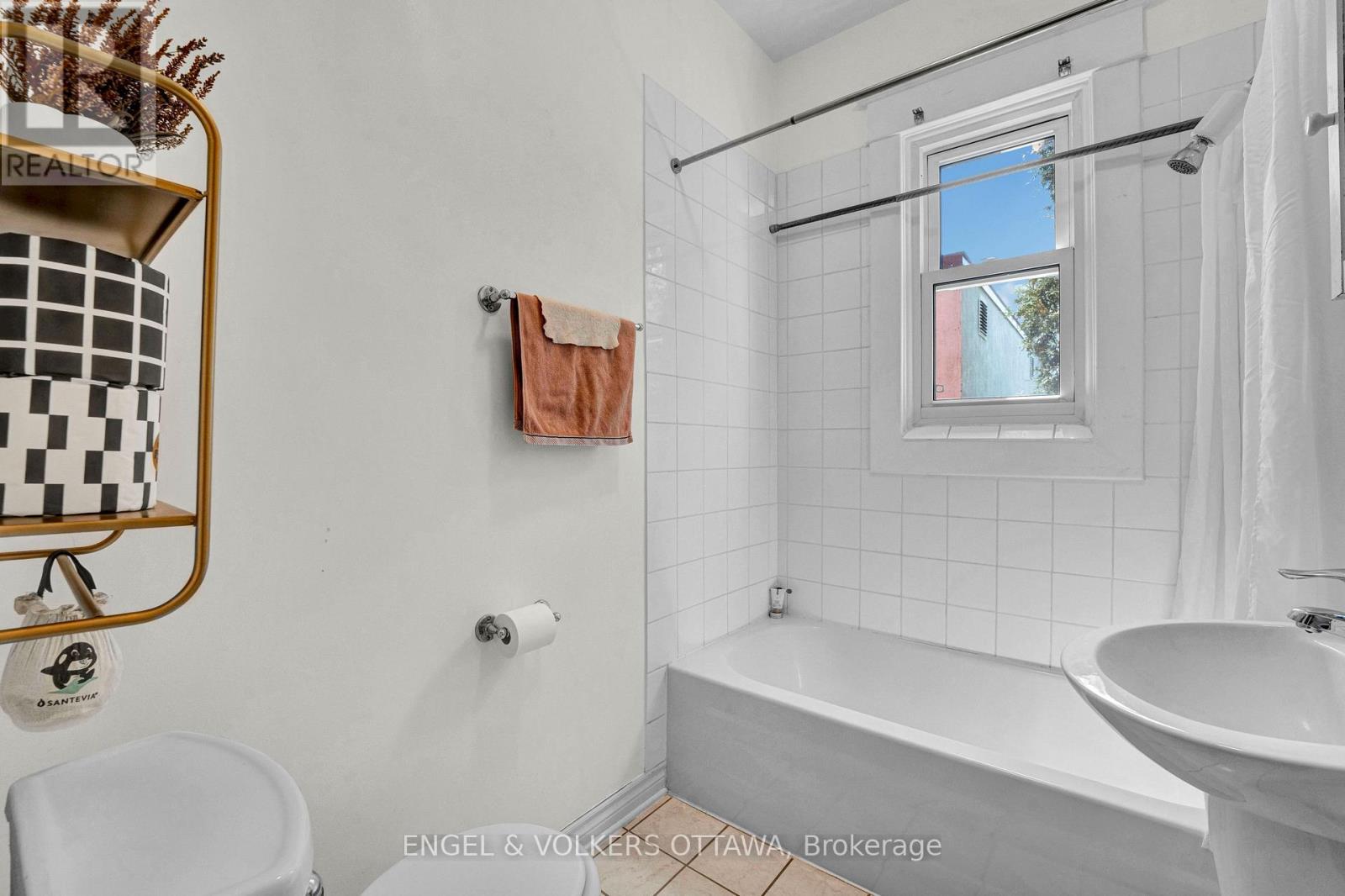 2 - 172 Ivy Crescent Property Photo 15