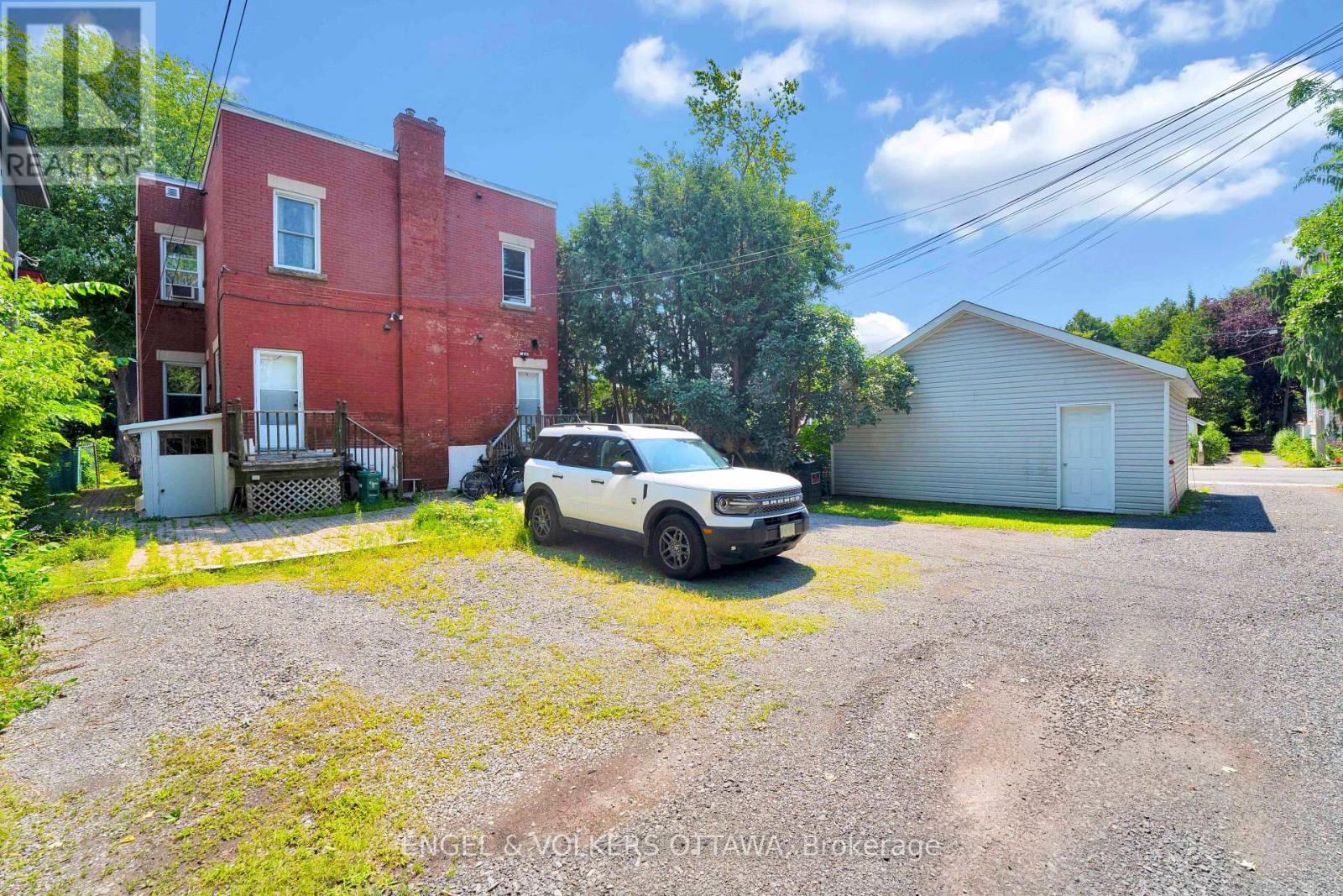 2 - 172 Ivy Crescent Property Photo 16