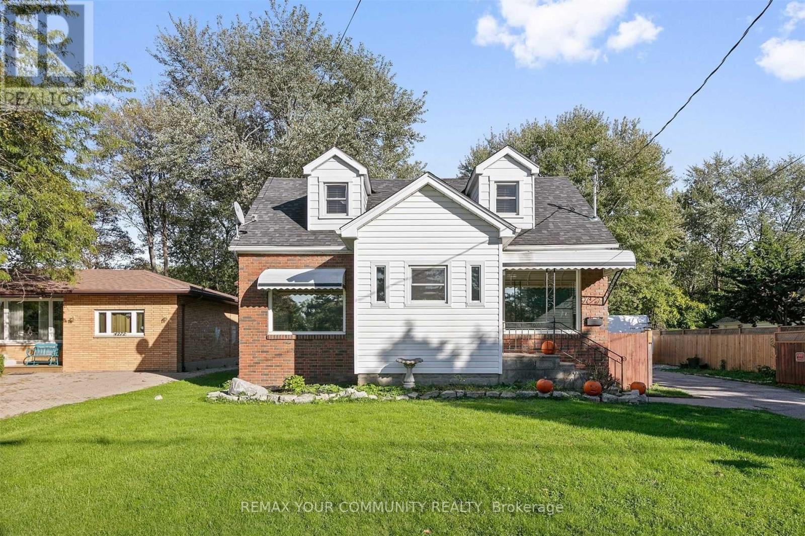 4276 Howard Avenue Property Photo 2