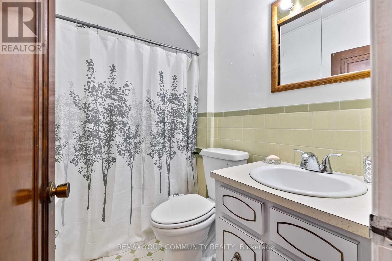 4276 Howard Avenue Property Photo 16