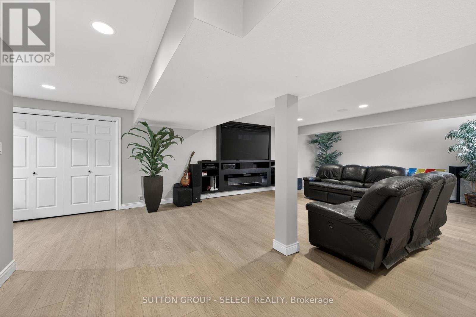 135 Plane Tree Drive Property Photo 31