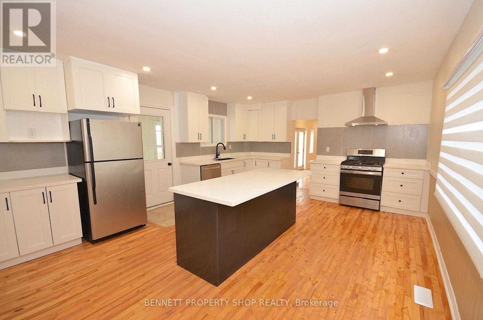 15 Daniel Street N Property Photo 11
