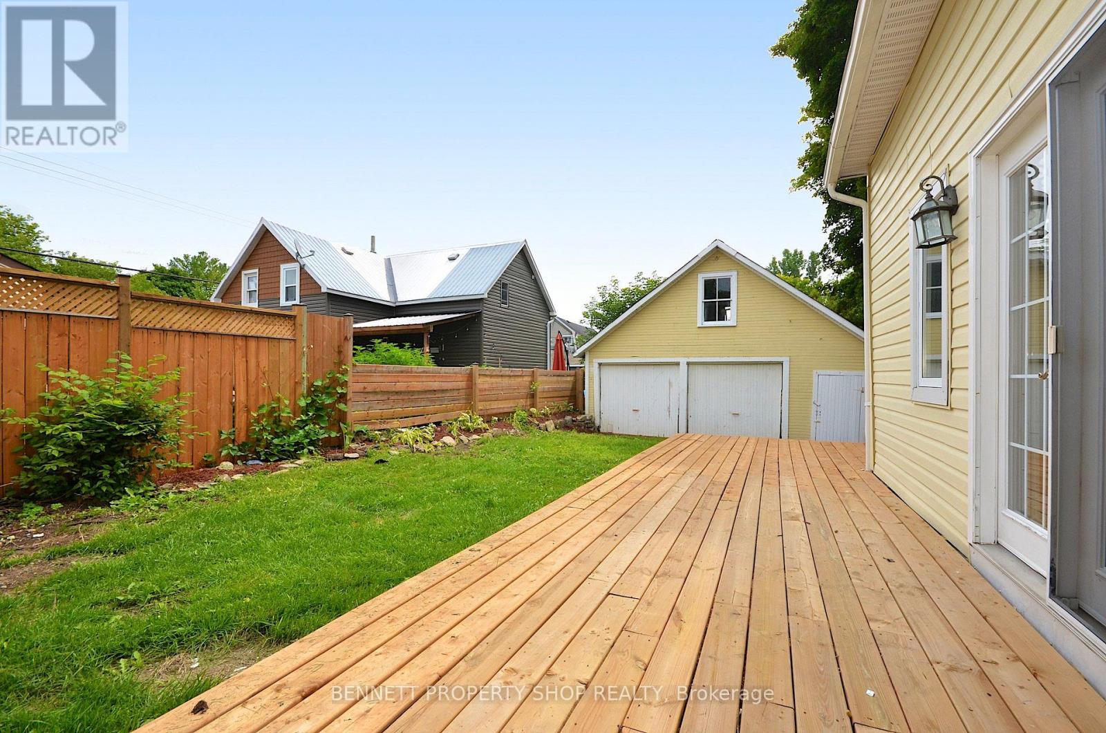 15 Daniel Street N Property Photo 18
