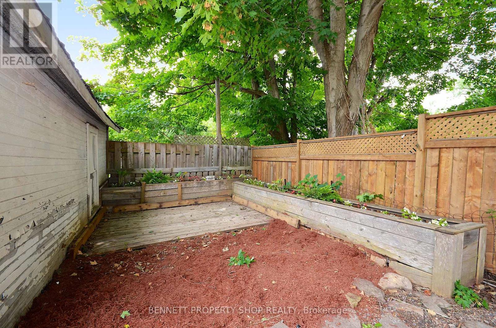 15 Daniel Street N Property Photo 37