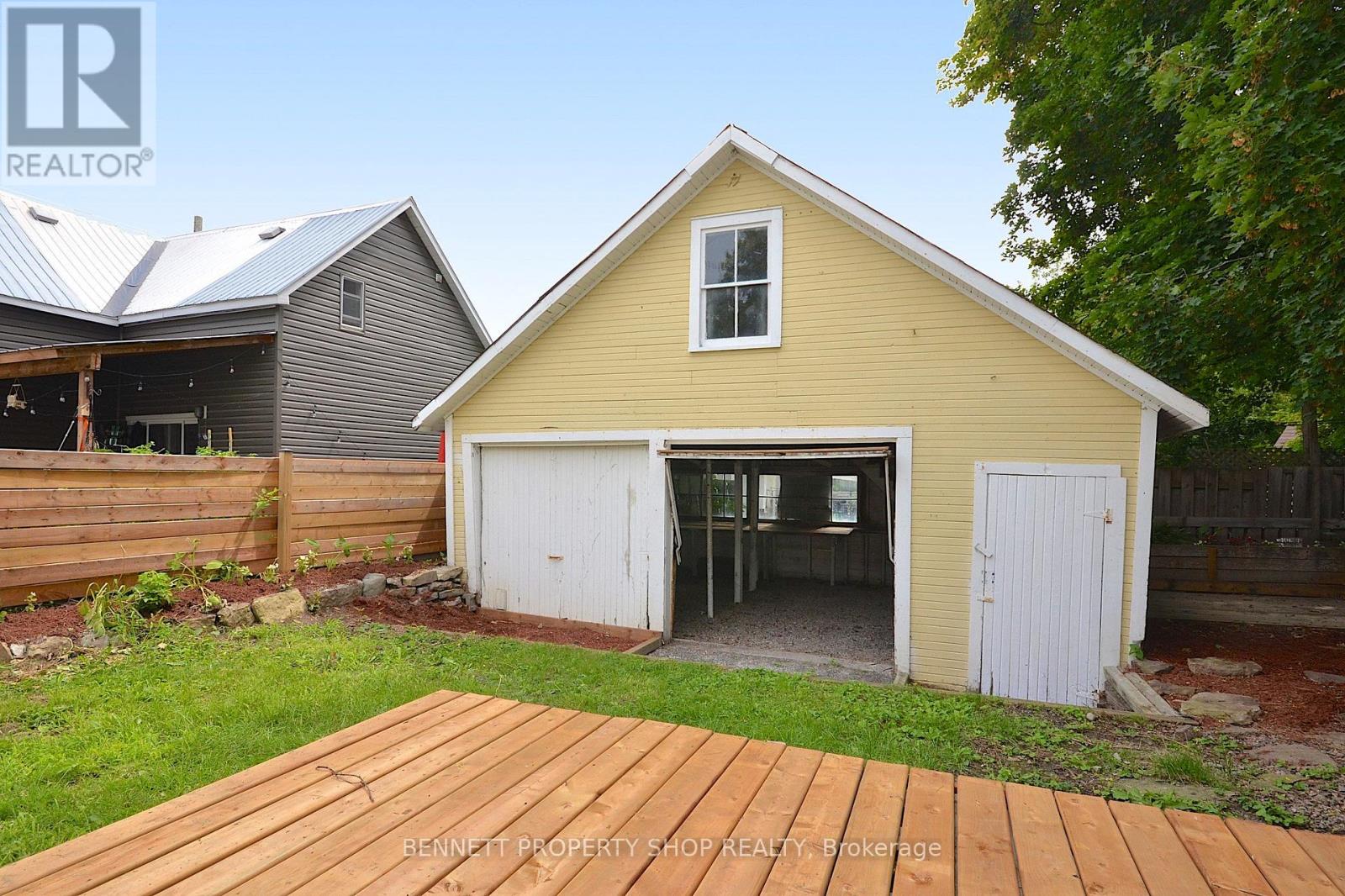 15 Daniel Street N Property Photo 39