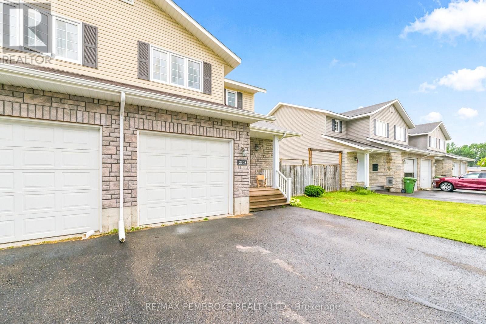 3003 Sandstone Crescent Property Photo 4