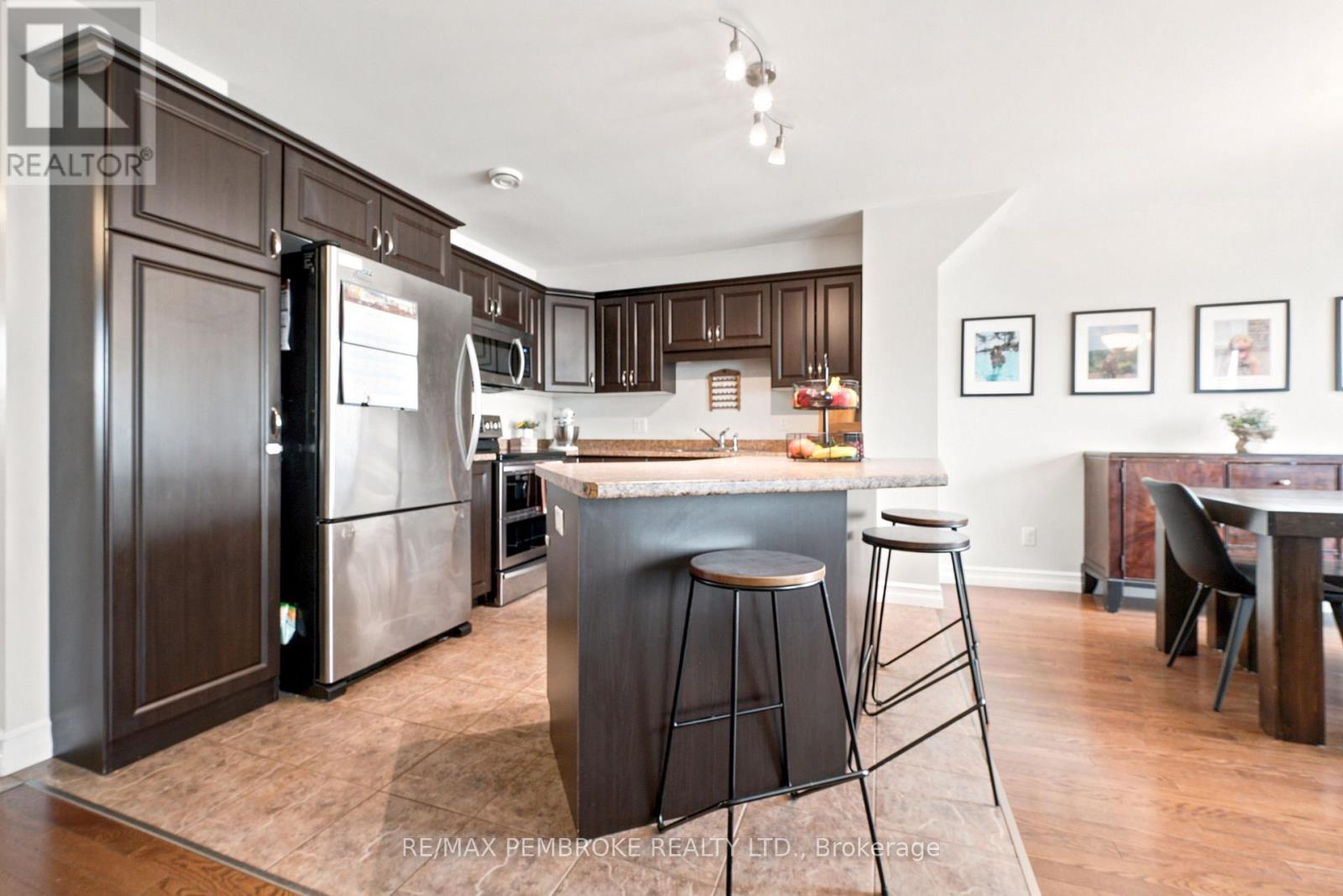 3003 Sandstone Crescent Property Photo 15