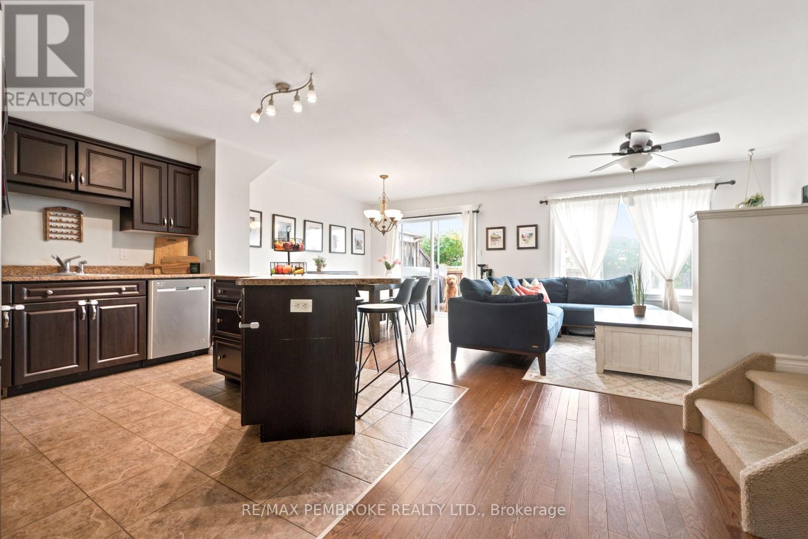 3003 Sandstone Crescent Property Photo 16