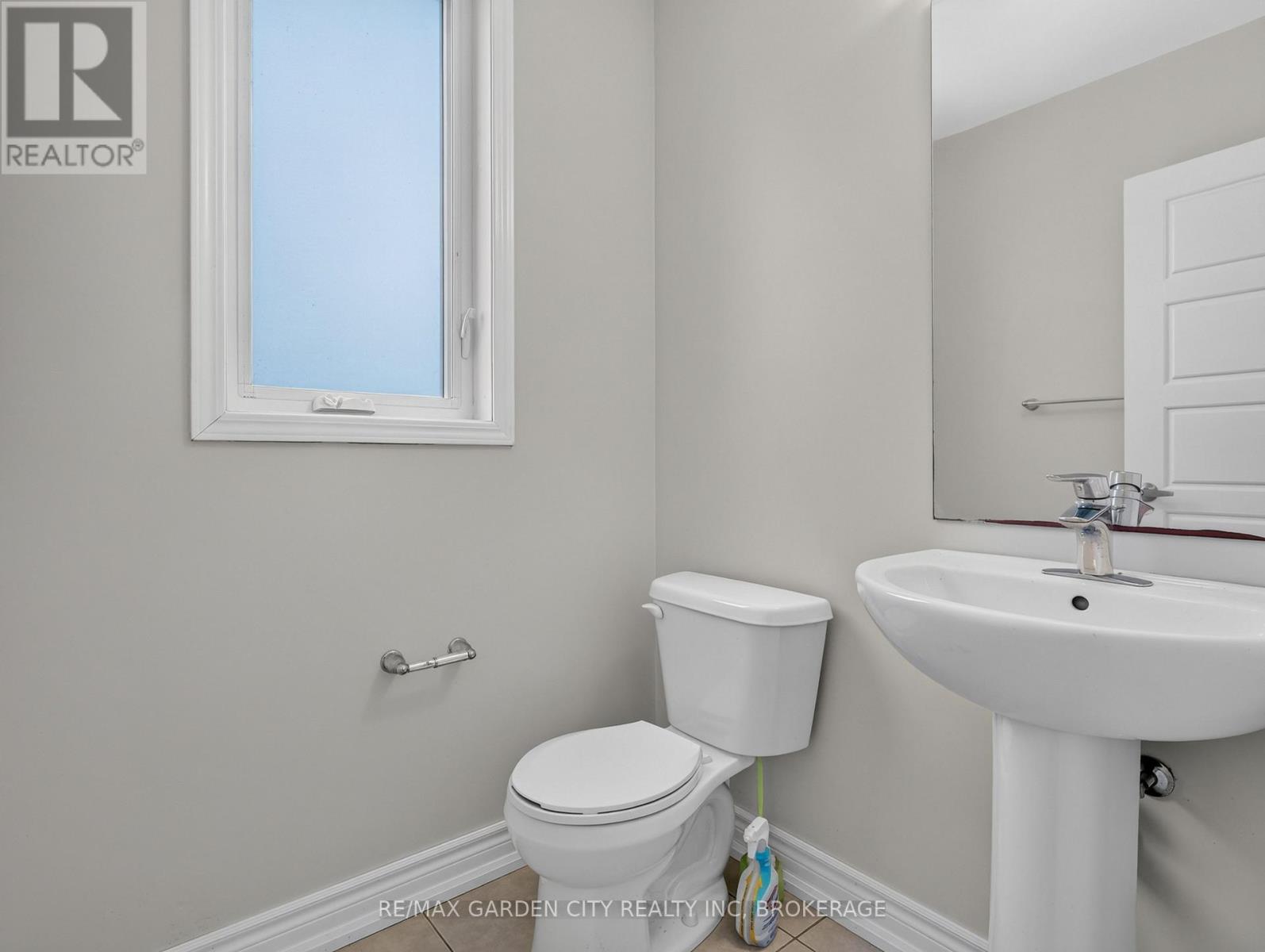 7568 Tupelo Crescent Property Photo 11