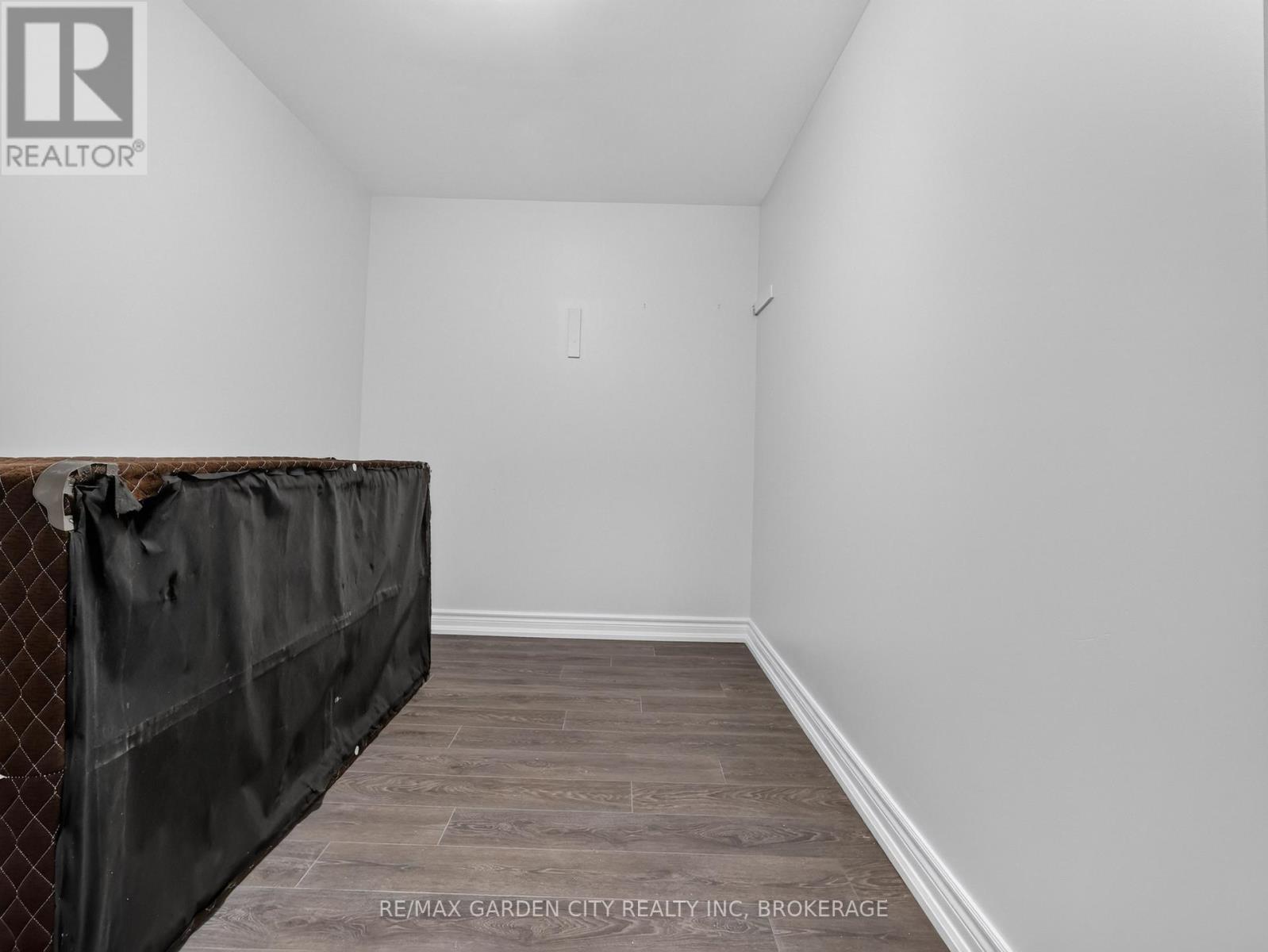 7568 Tupelo Crescent Property Photo 30