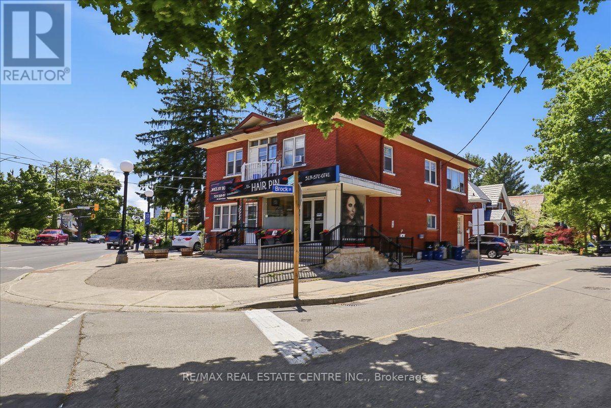 744 Queen Street S Property Photo 2