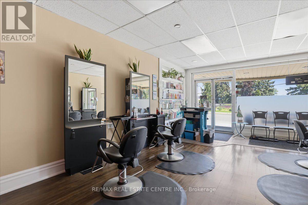 744 Queen Street S Property Photo 24