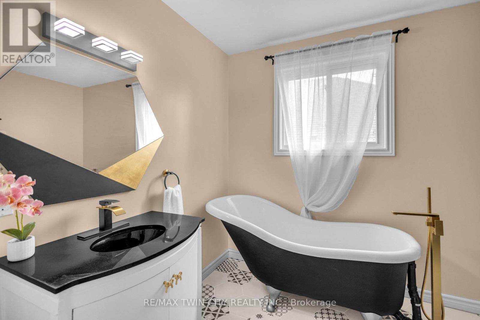 4 Dowden Avenue Property Photo 22