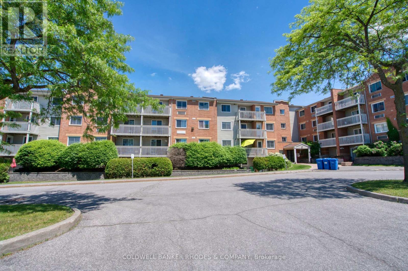 407 - 325 CENTRUM BOULEVARD Property Photo 1