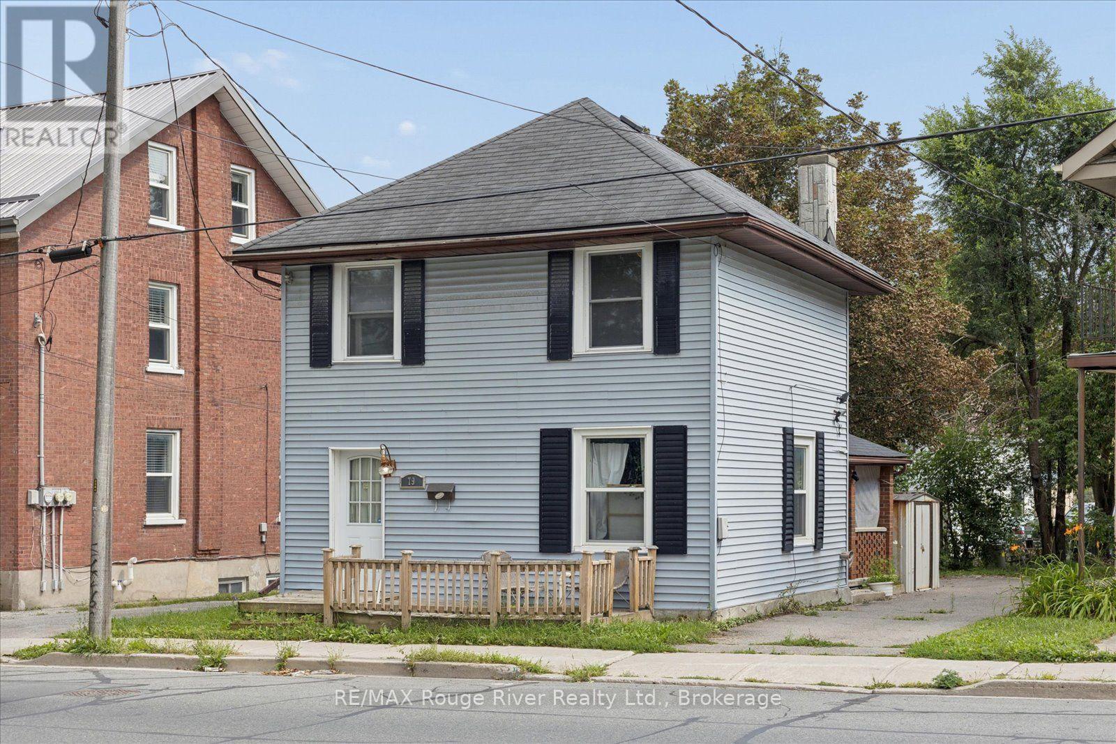 79 Parkhill Road W Property Photo 1