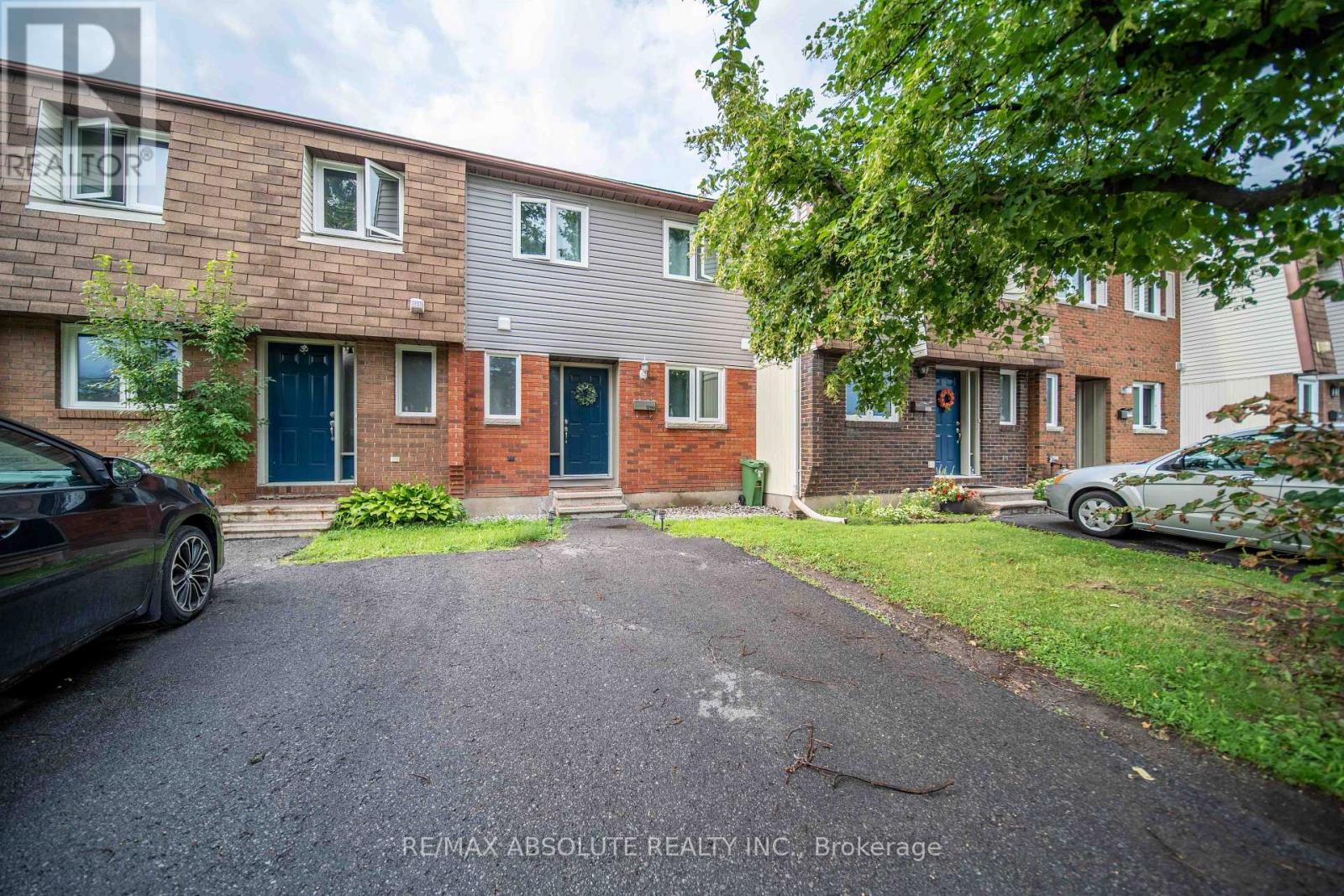 25 - 1299 Cedarcroft Crescent Property Photo 2