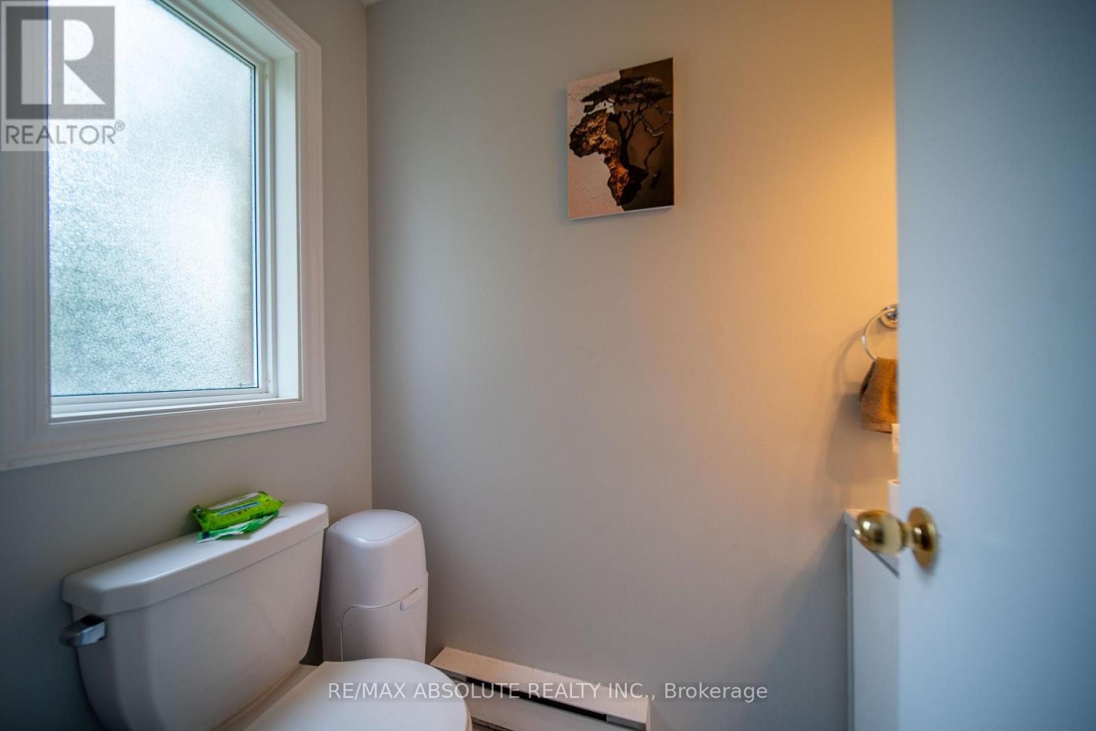 25 - 1299 Cedarcroft Crescent Property Photo 11