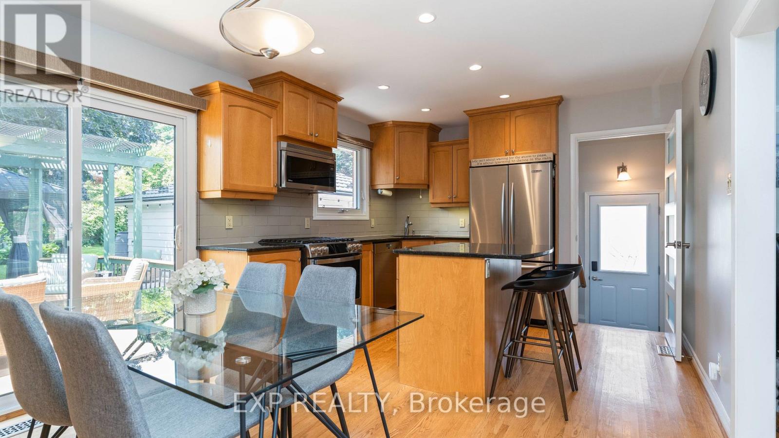 295 Tweedsmuir Avenue Property Photo 7