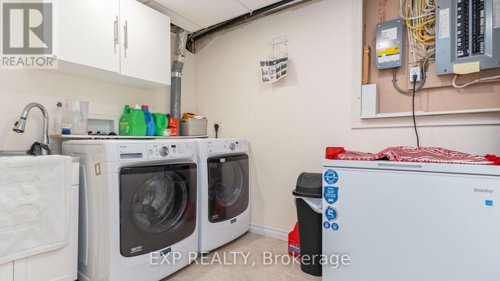 295 Tweedsmuir Avenue Property Photo 28