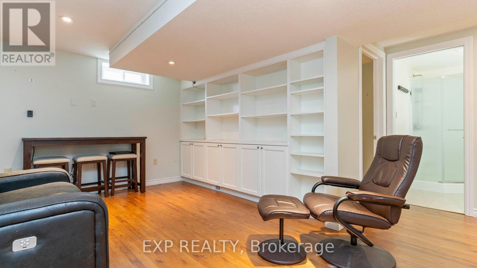 295 Tweedsmuir Avenue Property Photo 30