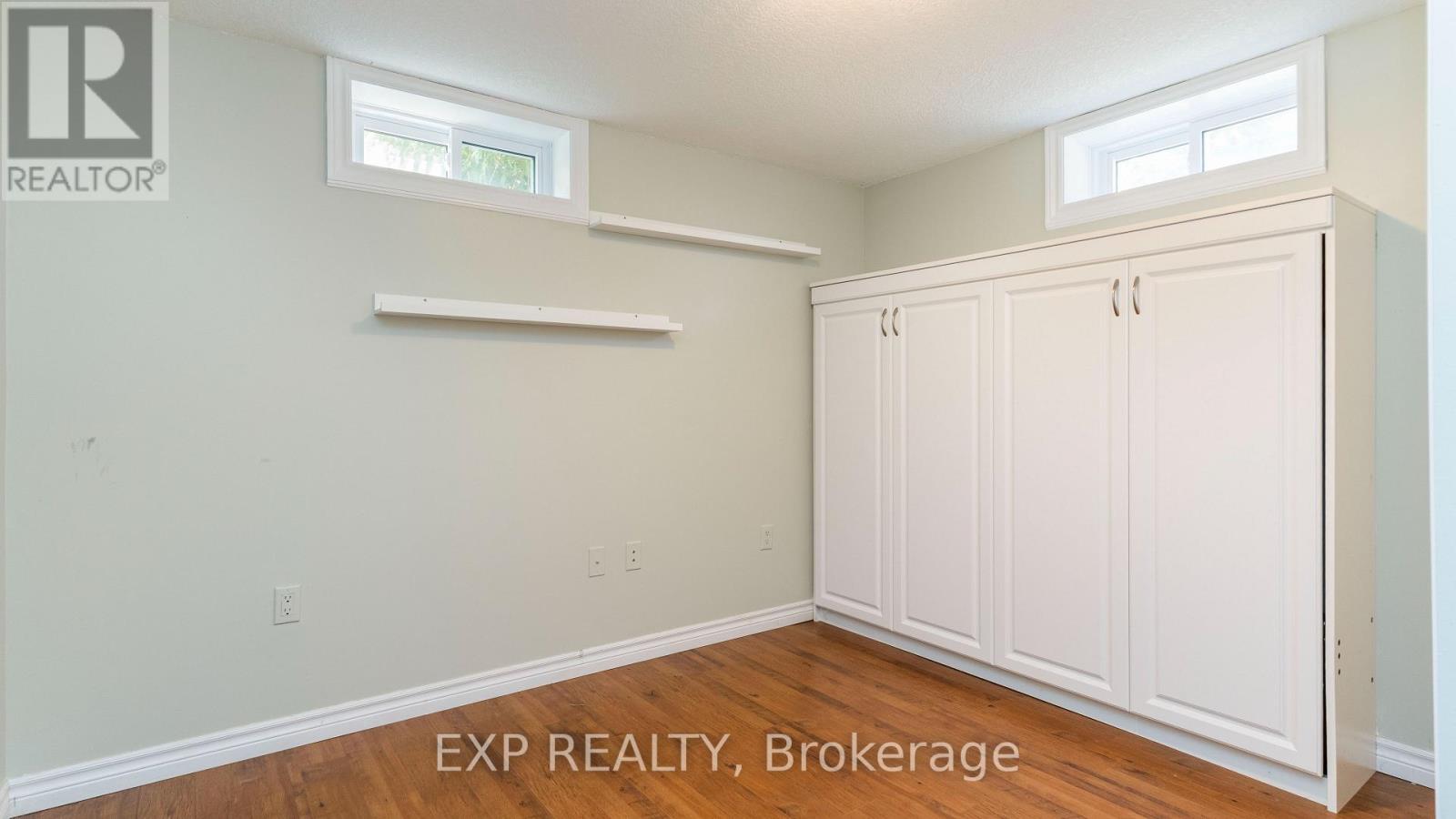 295 Tweedsmuir Avenue Property Photo 33