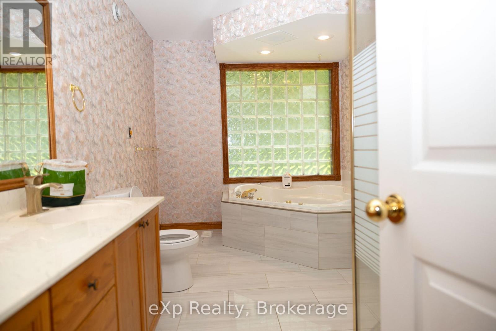 541031 14 Concession N Property Photo 10
