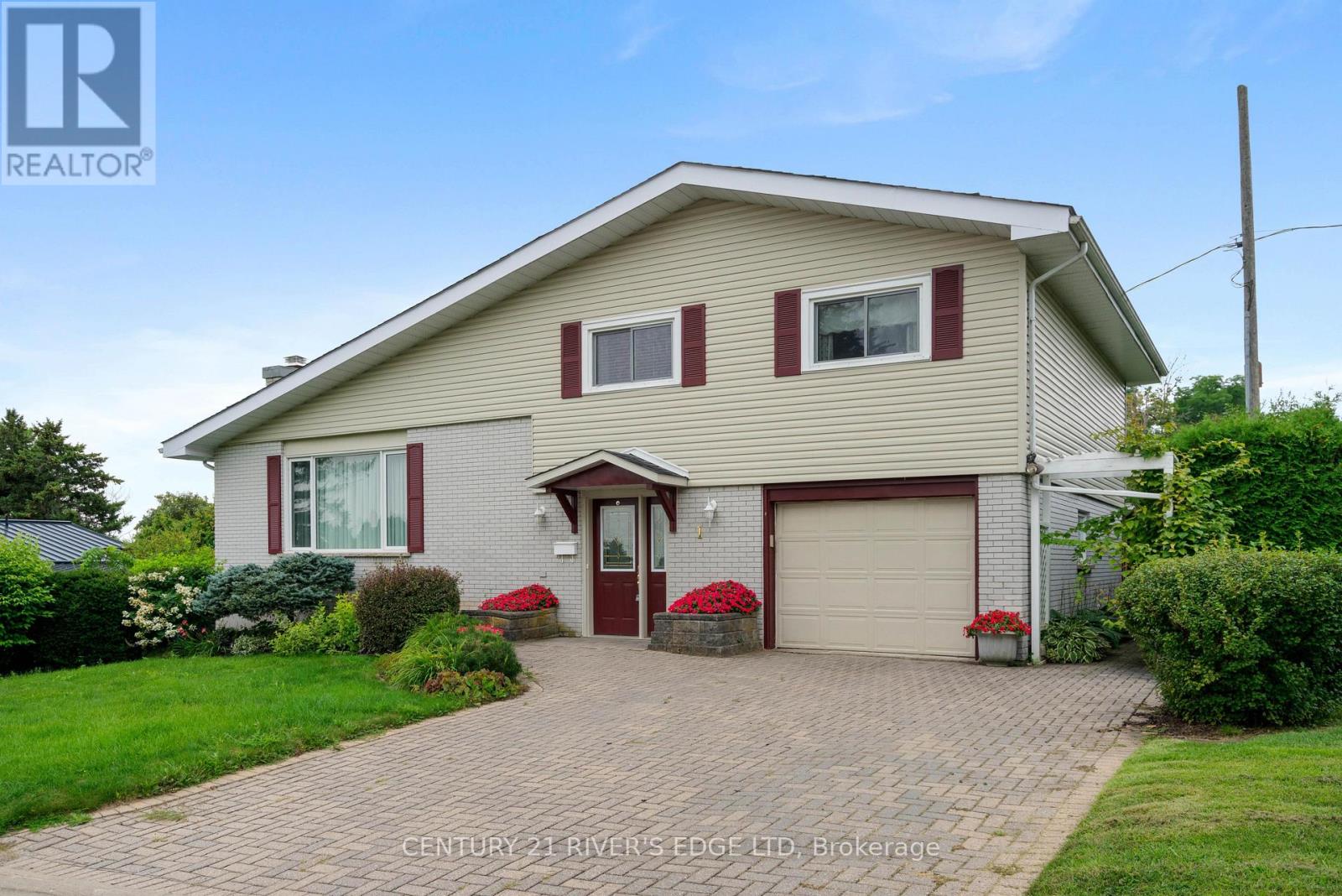 1 HARDY CRESCENT