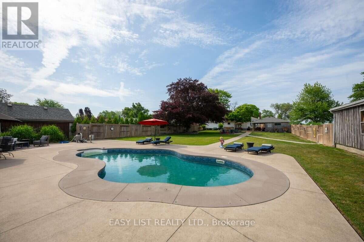 710 Seacliff Drive Property Photo 3