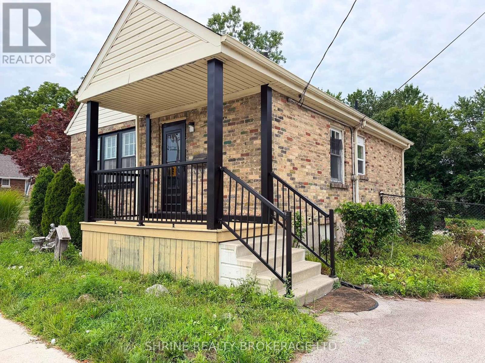 367 SPRINGBANK DRIVE Property Photo 1