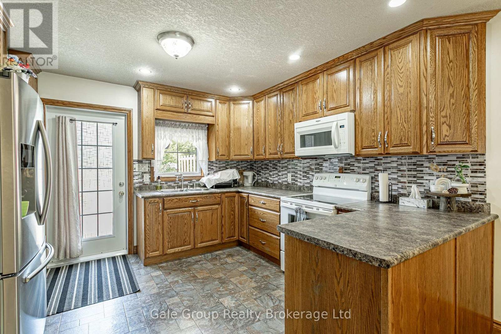 6657 Plank Road Property Photo 11